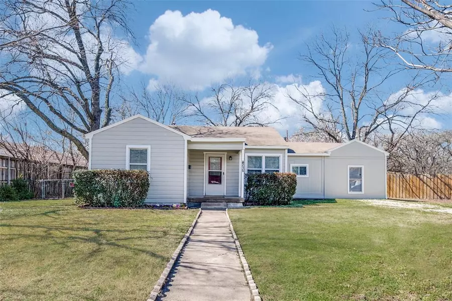 215 Parkway Drive, Irving, TX 75061