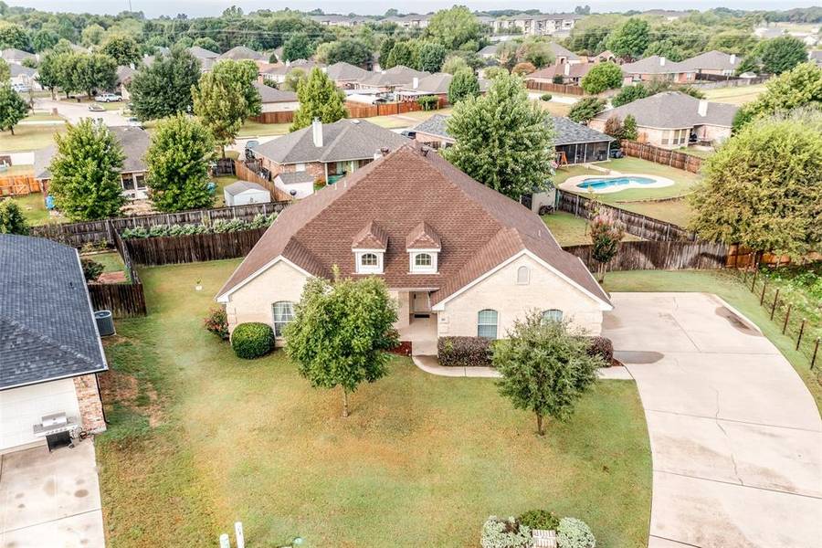 333 Wonder Oak Court, Weatherford, TX 76085