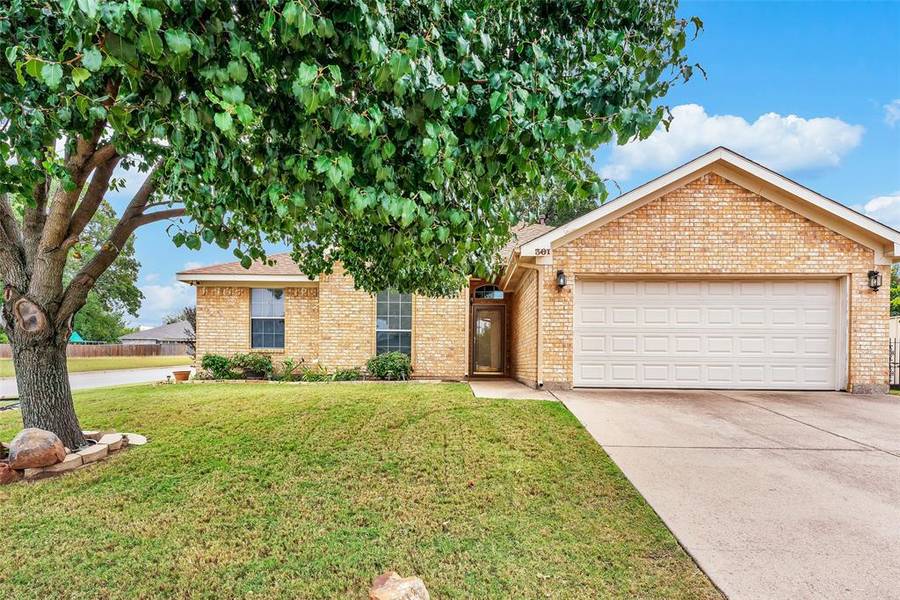 301 Sweetwater Drive, Weatherford, TX 76086