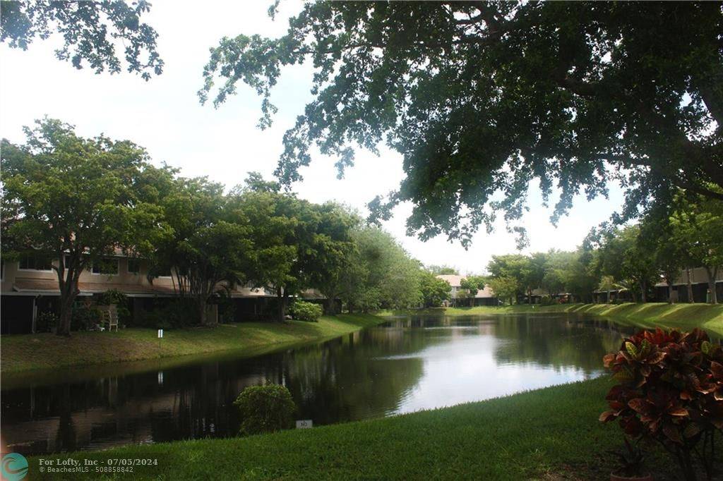 Deerfield Beach, FL 33442,1947 Discovery Cir