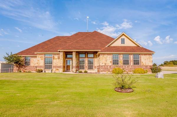 105 Brynns Court, Weatherford, TX 76087