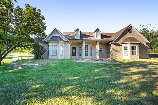 200 Valley Lane, Weatherford, TX 76085