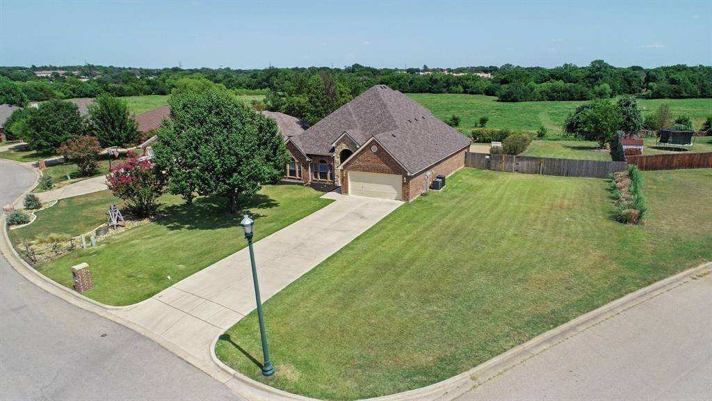 302 Wintergreen Court, Weatherford, TX 76085