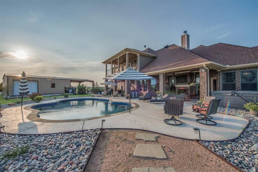 757 W Canyon Creek Lane, Weatherford, TX 76087