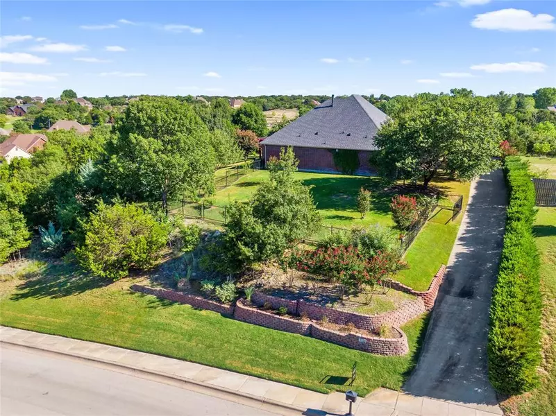 3322 Lakeway Drive, Weatherford, TX 76087