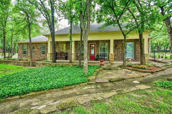 119 Forest Creek Circle, Weatherford, TX 76088