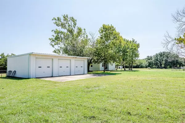 Weatherford, TX 76086,1522 W Bankhead Highway