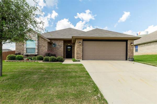 1934 Starwood Drive, Weatherford, TX 76086