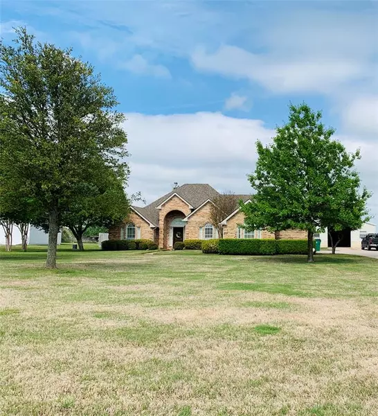 16036 University Drive, Forney, TX 75126