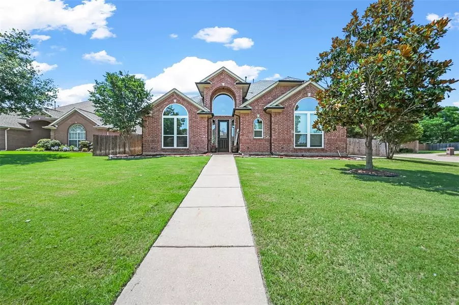 2406 Summer Glen Court, Arlington, TX 76001