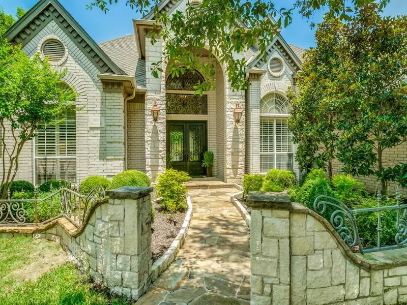 100 Braddock Court, Southlake, TX 76092