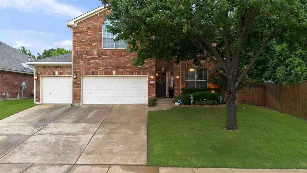 7520 Parkgate Drive, Fort Worth, TX 76137