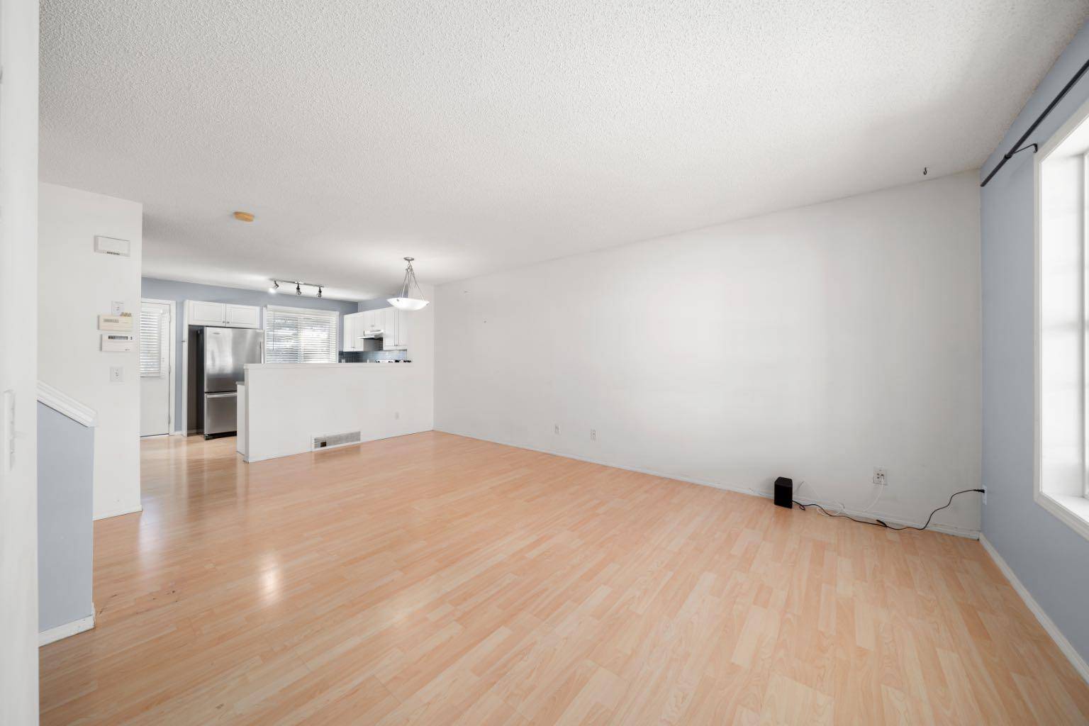 Calgary, AB T2Z 3Y3,128 Prestwick Acres LN SE