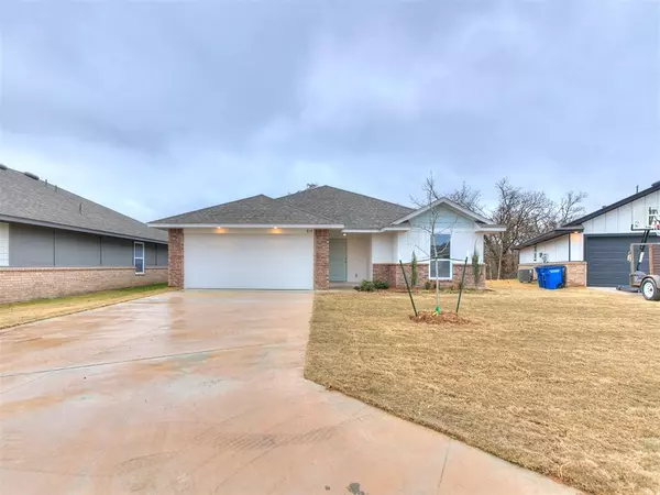 858 Shady Grove Lane, Harrah, OK 73045