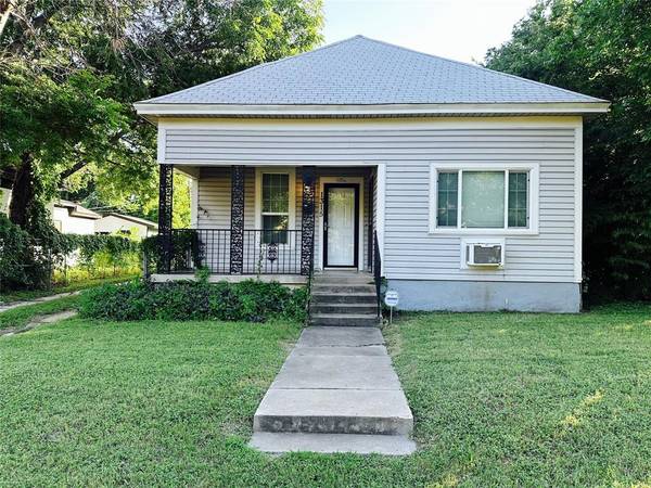 1315 Clinton Avenue, Fort Worth, TX 76164