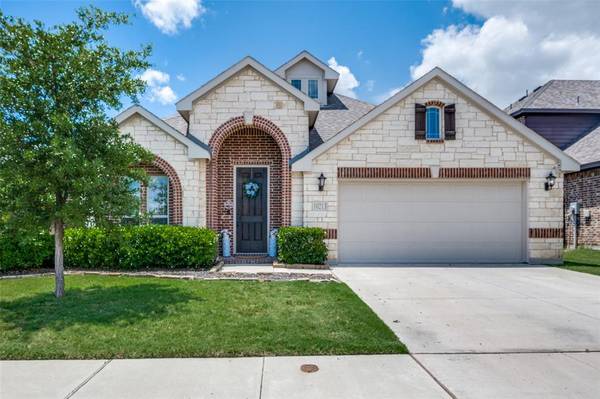 10213 Fox Springs Drive, Fort Worth, TX 76131