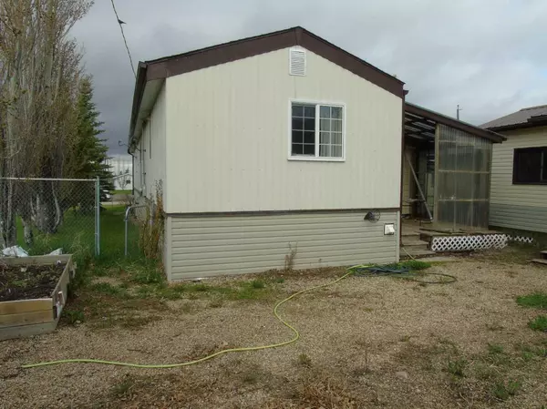 Elnora, AB T0M 0Y0,533 Queen ST S