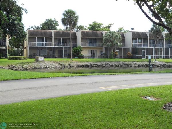 Plantation, FL 33324,701 N Pine Island Rd  #106