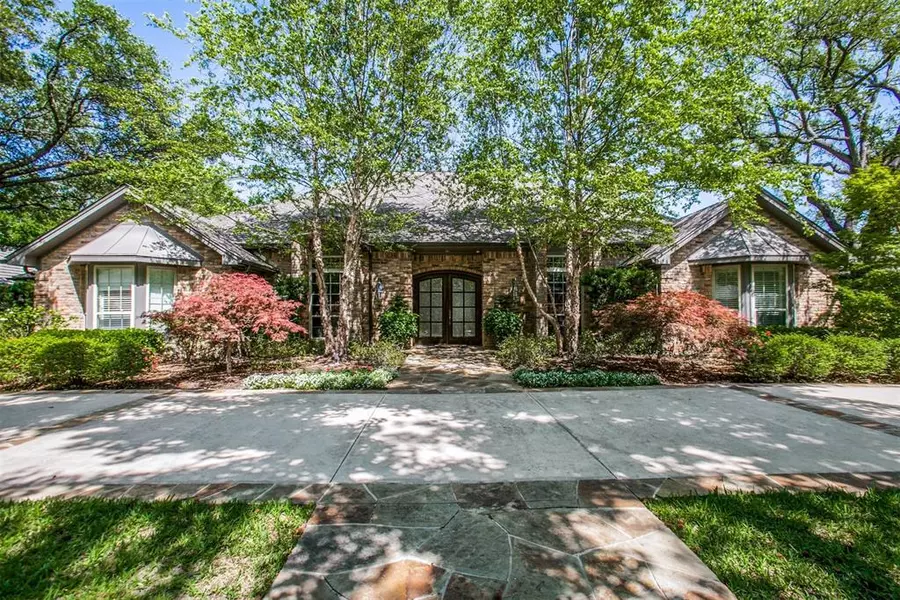 5702 Club Oaks Drive, Dallas, TX 75248