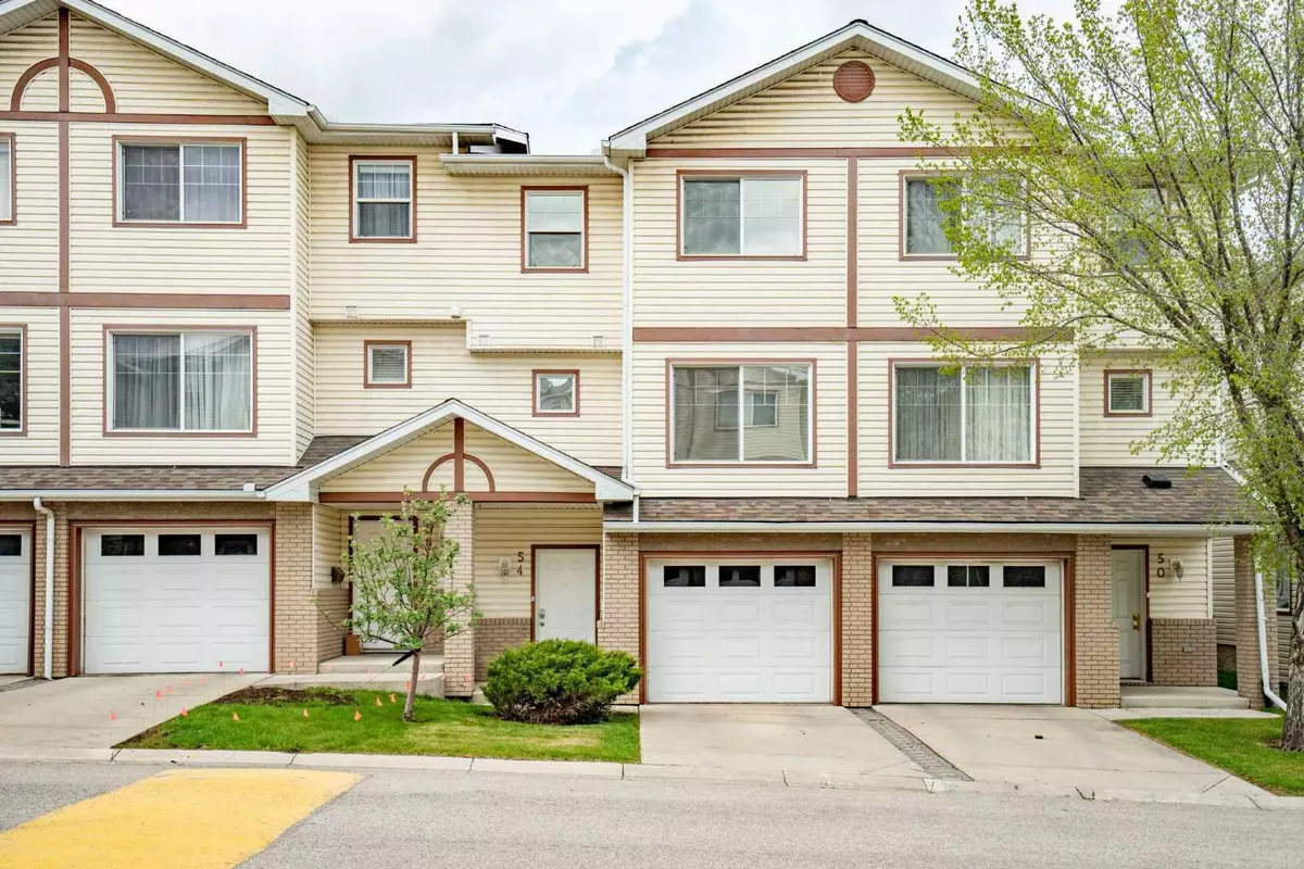 Calgary, AB T2B 0P6,54 Dover Mews SE