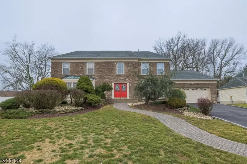 8 Justin Ct, Marlboro Twp., NJ 07746