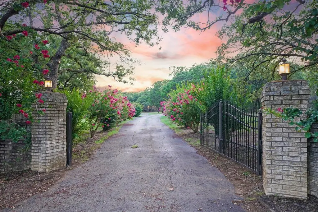 Mineral Wells, TX 76067,5702 S Highway 281