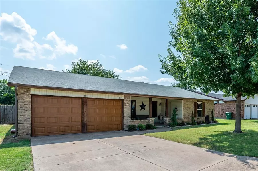 1413 Fairway Drive, Graham, TX 76450