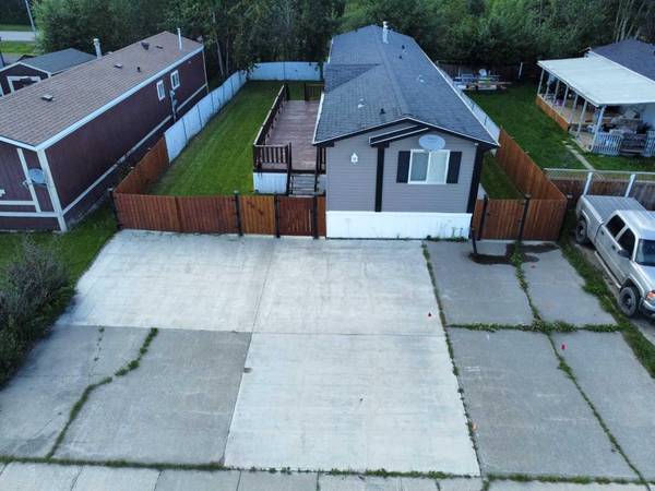 414 10 ST, Fox Creek, AB T0H 1P0