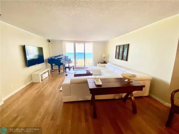 1 Las Olas Circle  #1204, Fort Lauderdale, FL 33316