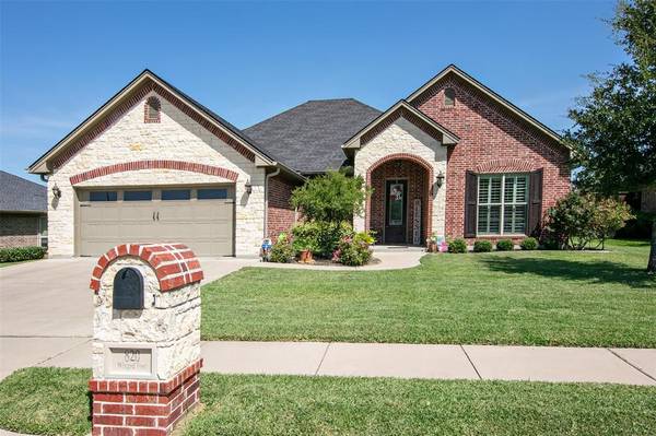 820 Winged Foot, Corsicana, TX 75110