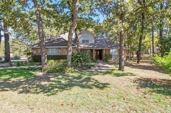 106 Pinehurst Drive, Mabank, TX 75156