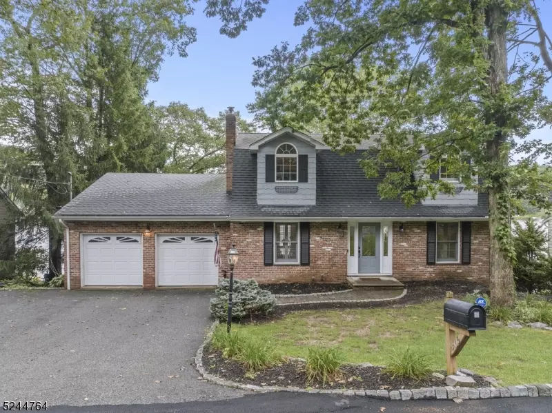 335 High Crest Dr, West Milford Twp., NJ 07480