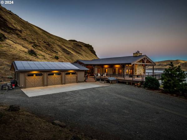 8919 HWY 14, Wishram, WA 98673