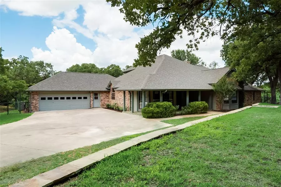 297 Highland Drive, Decatur, TX 76234