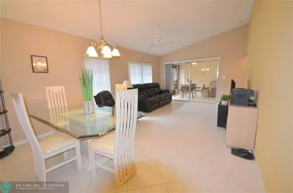 Boca Raton, FL 33496,8171 Summerbreeze Ln  #8171