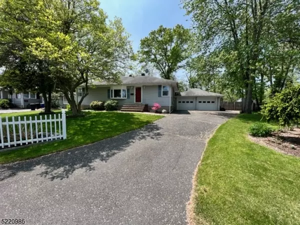 19 Mekeel Dr, Roxbury Twp., NJ 07876