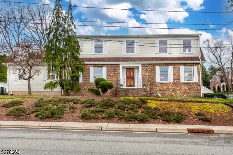 72 Cresthill Ave, Clifton City, NJ 07012