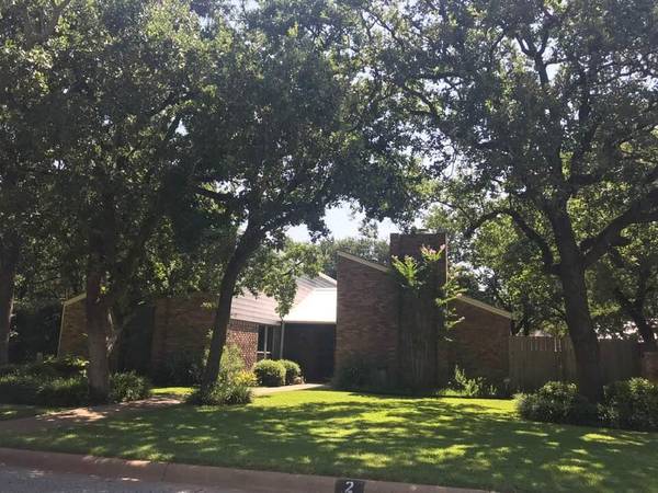 2 Fair Oaks Street, Mineral Wells, TX 76067