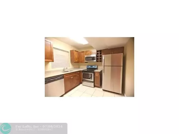 Miami Beach, FL 33139,609 Euclid Avenue  #6