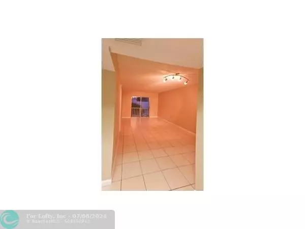 Miami Beach, FL 33139,609 Euclid Avenue  #6