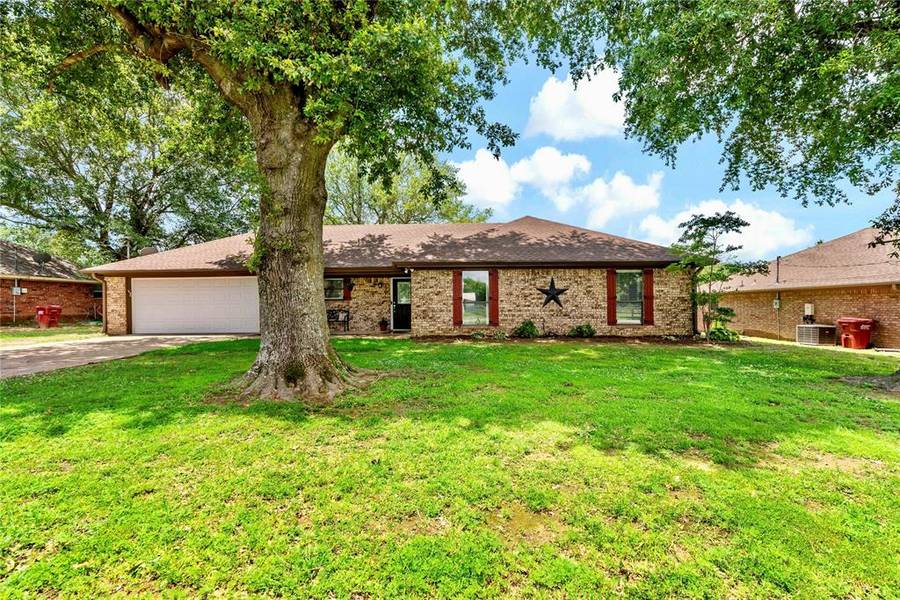 1625 Sugar Hill Road, Reno, TX 75462