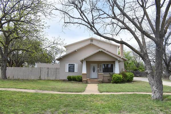 906 S Pecan, Brady, TX 76825