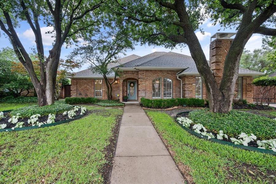 2332 Stonegate Drive N, Bedford, TX 76021