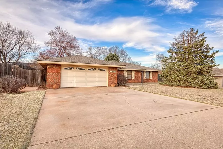 1309 Lynnwood Drive, Elk City, OK 73644