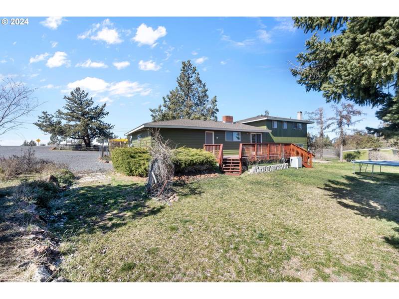 2301 S ADAMS DR, Madras, OR 97741