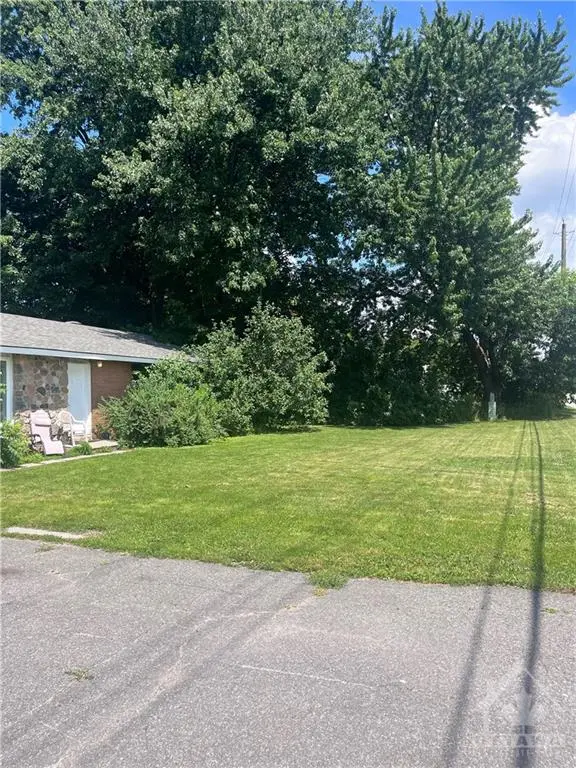 3433 CARLING AVE, Ottawa, ON K2H 7V5