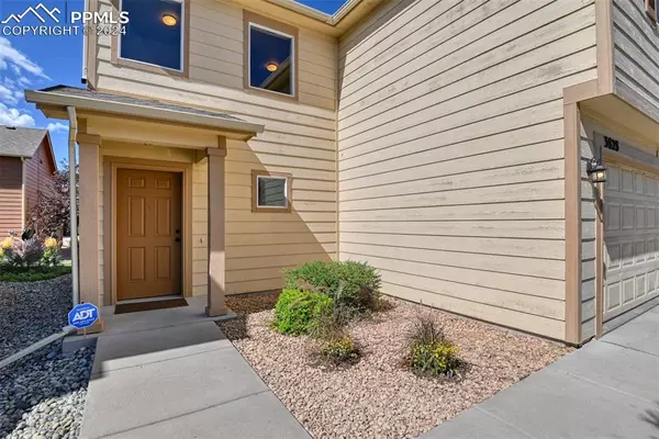 Colorado Springs, CO 80922,3828 Falconry DR