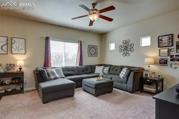 Colorado Springs, CO 80923,6085 Finglas DR