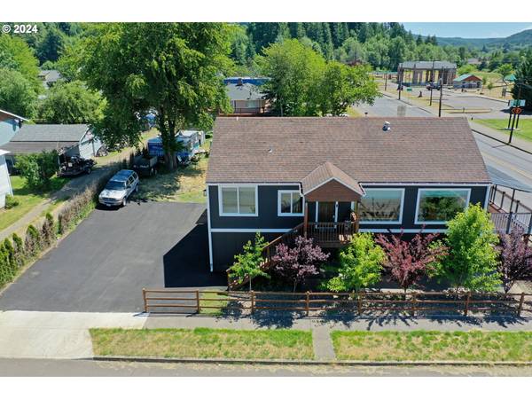 Vernonia, OR 97064,374 BRIDGE ST