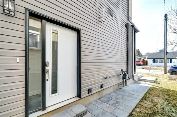 815 NORTON AVE #B, Ottawa, ON K2B 5P5